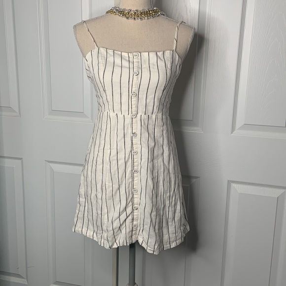 Streetwear Society- Linen Summer Dress! - Picture 1 of 5